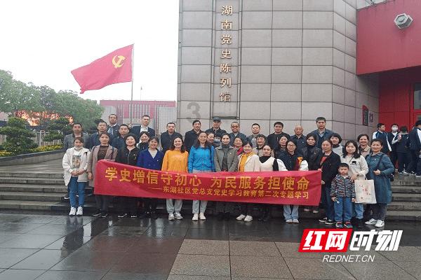 西藏雅鲁藏布大峡谷，是地球上最深的峡谷，全长500多公里游戏画面